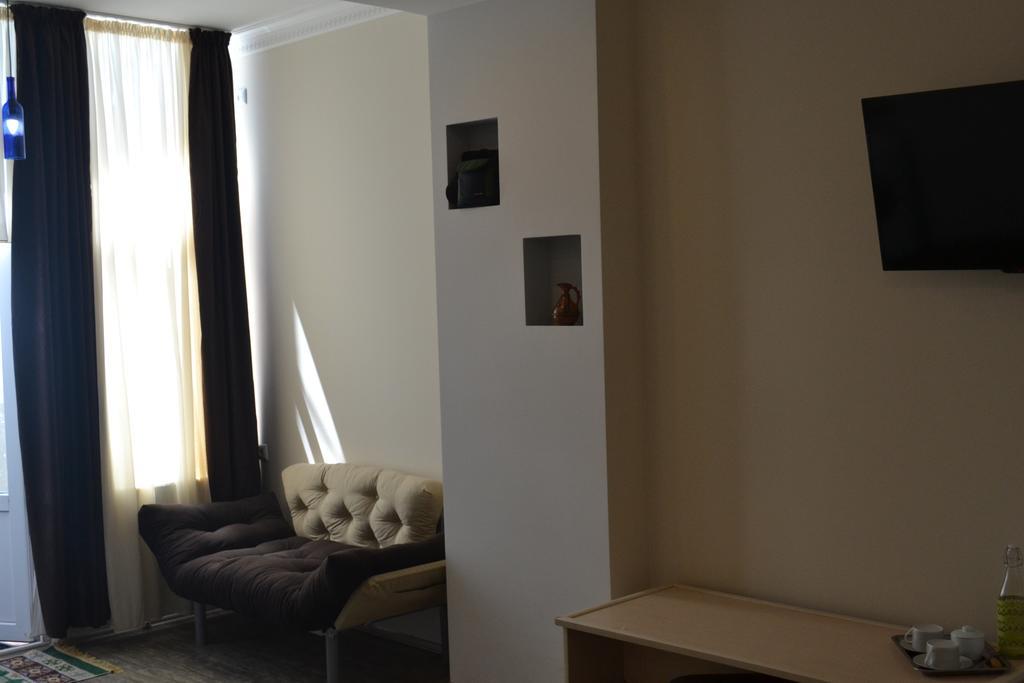 Family Apartment In Avlabari تبليسي المظهر الخارجي الصورة