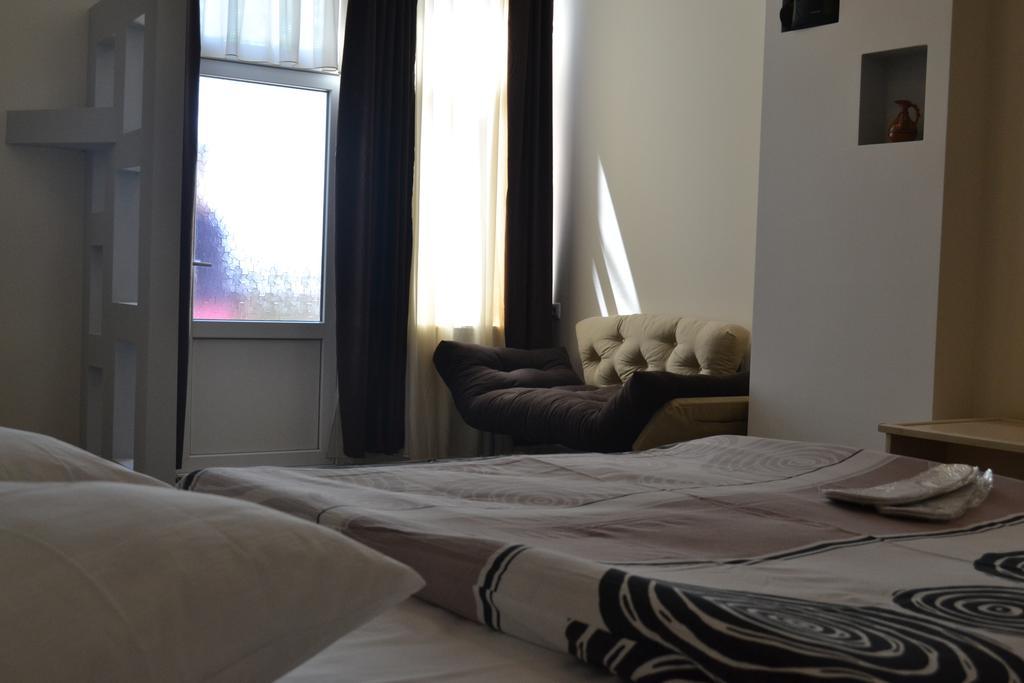 Family Apartment In Avlabari تبليسي المظهر الخارجي الصورة