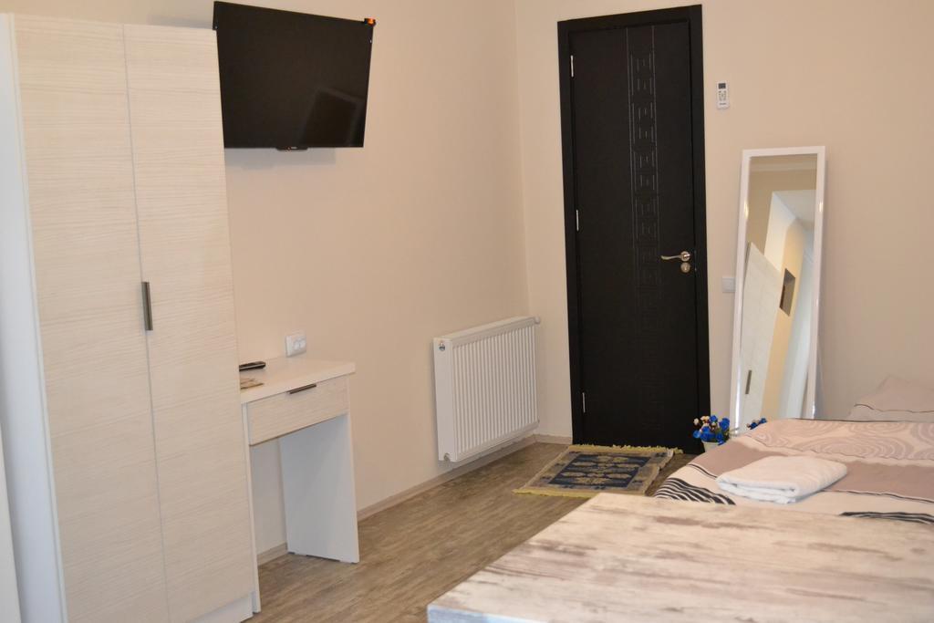 Family Apartment In Avlabari تبليسي المظهر الخارجي الصورة