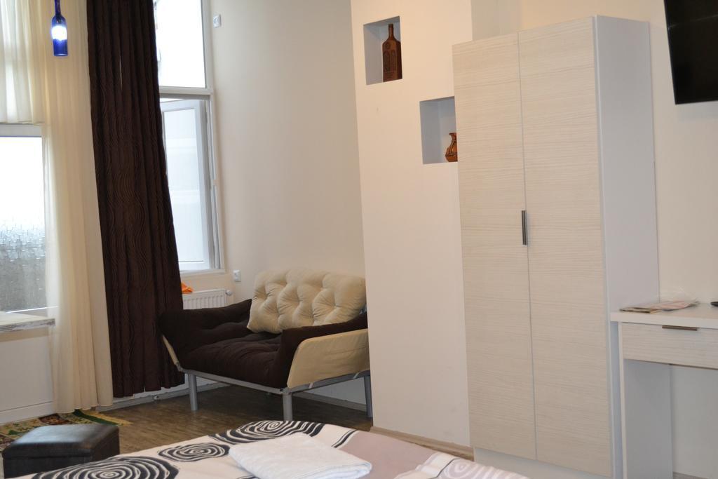 Family Apartment In Avlabari تبليسي المظهر الخارجي الصورة