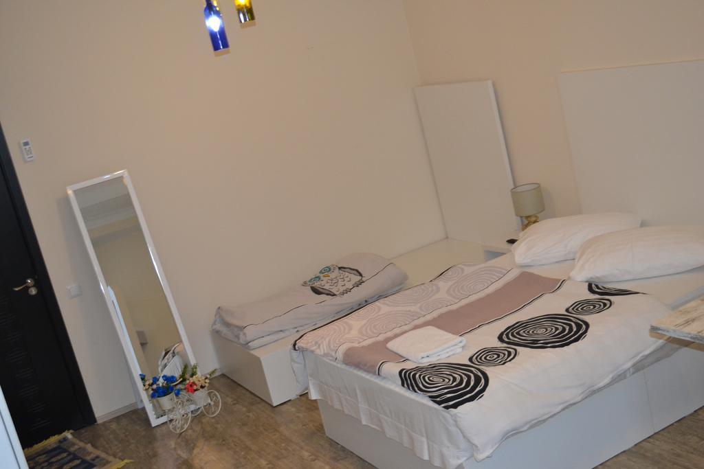Family Apartment In Avlabari تبليسي المظهر الخارجي الصورة