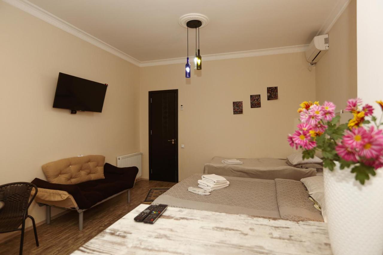 Family Apartment In Avlabari تبليسي المظهر الخارجي الصورة