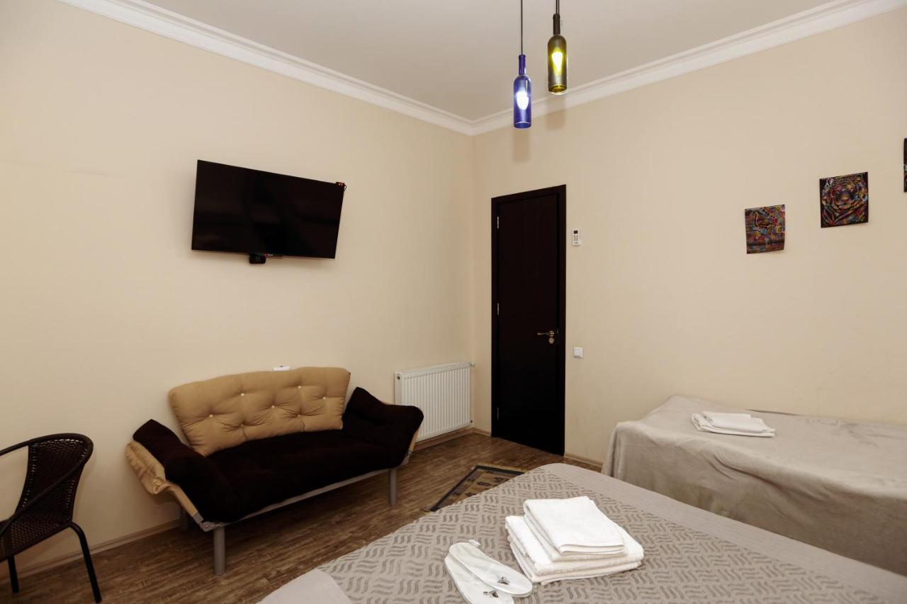 Family Apartment In Avlabari تبليسي المظهر الخارجي الصورة