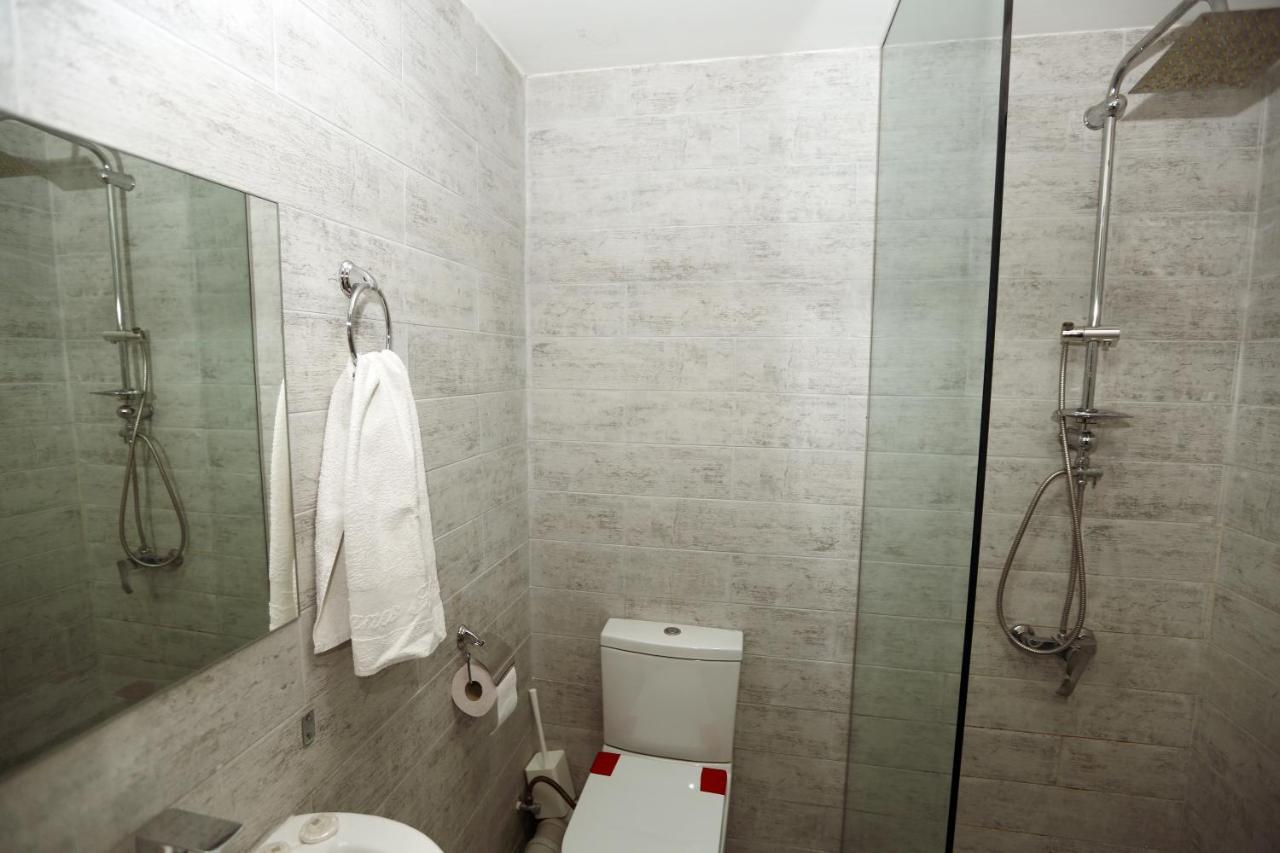 Family Apartment In Avlabari تبليسي المظهر الخارجي الصورة